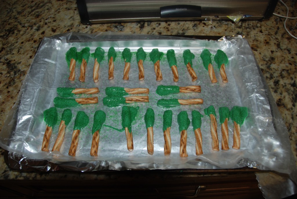 candy pretzels, candy melt pretzels, st patricks day treats, st patricks day sweets, st pattys day pretzels