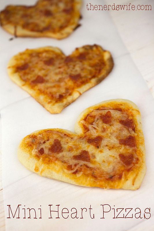 thenerdswife.com - Mini Heart Pizzas - Valentine's Day foods - Mohawk Homescapes