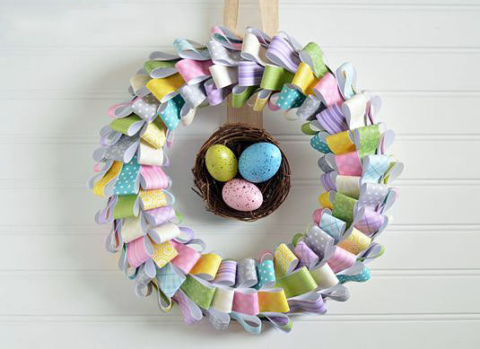 DIY Easter wreath made of looped paper.