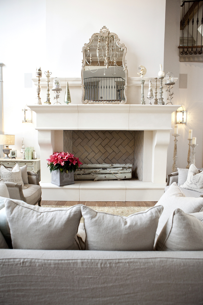 Color Showcase, White Decor, Summer Whites, White Home Design, Sparkle Decor, Metallic Accents