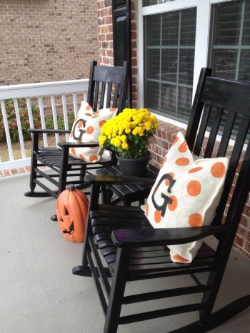 Mohawk - Homescapes - Pillows - Accents - Home - Decor - Outdoor - Porch - cdn.homedit.com